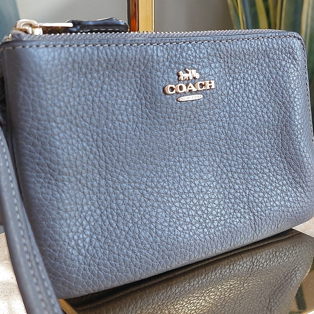 🖤 SOLD 🖤 Coach pebble leather double zip wallet in🩶💛 grey & gold